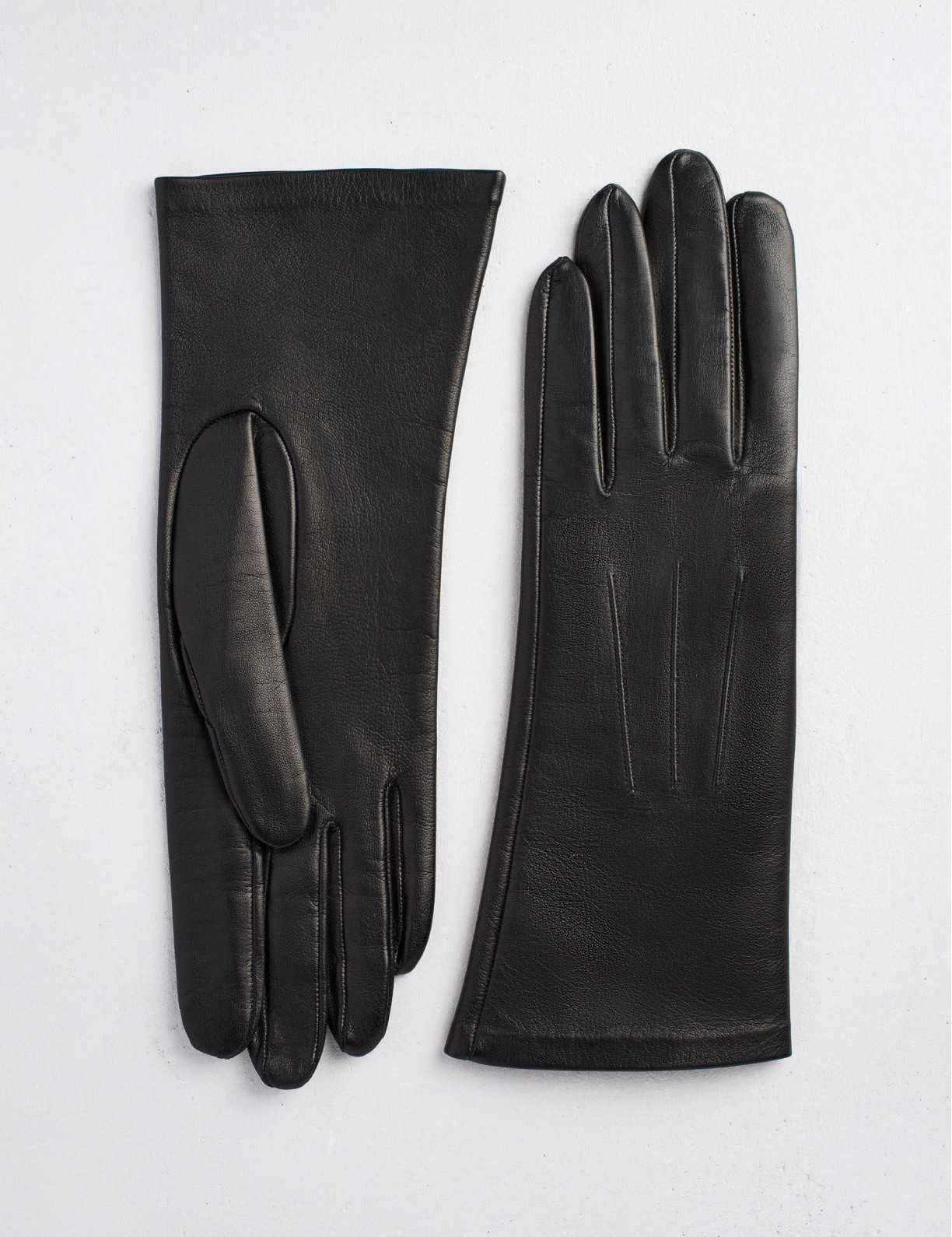 16.03 Gants classiques trois nervures