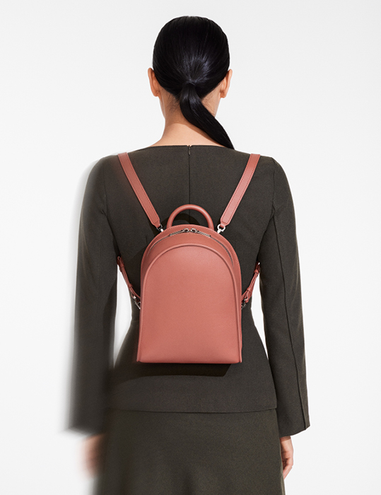 Sacs a main porte dos en cuir sac coursier sac seau Camille Fournet